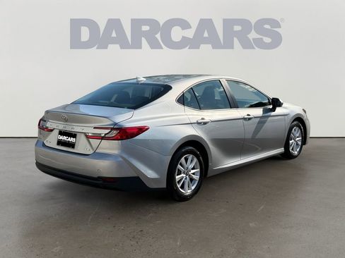 Used 2025 Toyota Camry LE FWD image 7