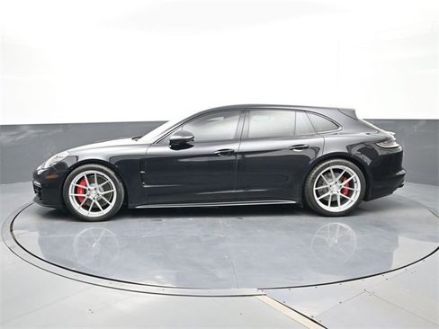 Used 2022 Porsche Panamera GTS w/ Premium Package image 2
