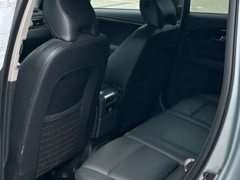 Used 2013 Volvo XC70 3.2 AWD/4WD image 11