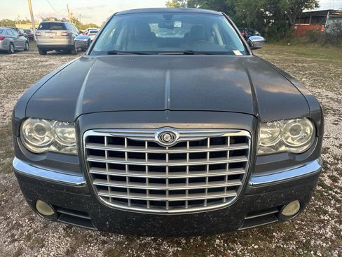 Used 2010 Chrysler 300 C w/ Luxury Group II image 2