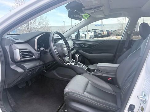 Used 2025 Subaru Outback Onyx Edition AWD/4WD image 21