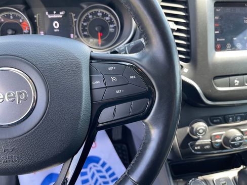 Used 2020 Jeep Cherokee Latitude Plus AWD/4WD image 16