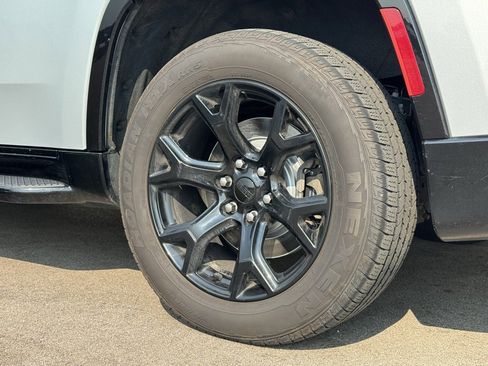 Used 2024 Jeep Wagoneer Series II image 28