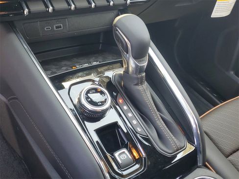 Used 2025 GMC Canyon AT4 w/ Nightfall Edition image 16