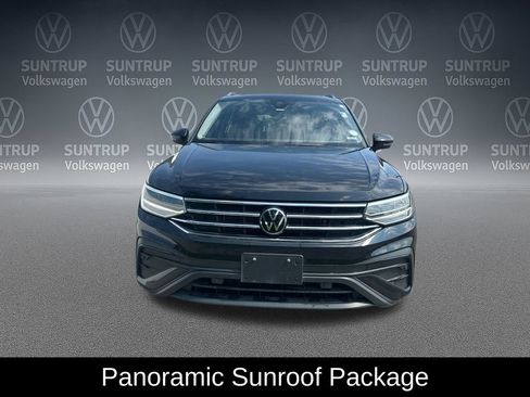 Used 2023 Volkswagen Tiguan SE w/ Panoramic Sunroof Package AWD/4WD image 7