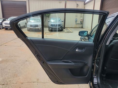 Used 2015 Honda Accord EX-L image 17