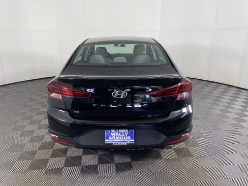 Used 2020 Hyundai Elantra SE FWD image 7