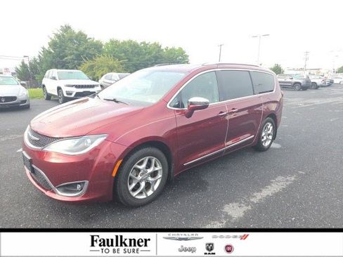 Used 2018 Chrysler Pacifica Limited FWD image 1