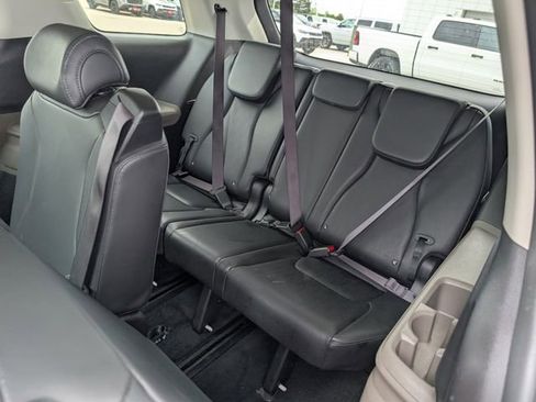 Used 2025 Kia Carnival FWD image 13