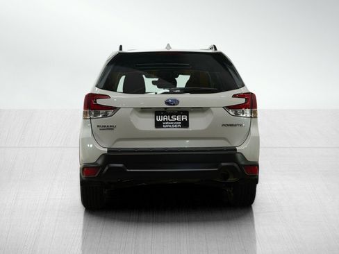 Used 2023 Subaru Forester Premium image 4