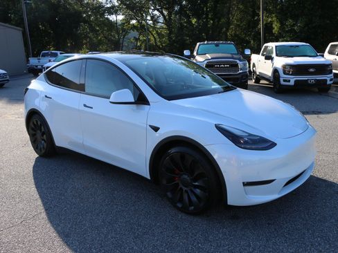 Used 2022 Tesla Model Y Performance AWD/4WD image 10