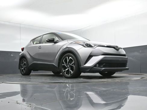 Used 2019 Toyota C-HR Limited FWD image 45