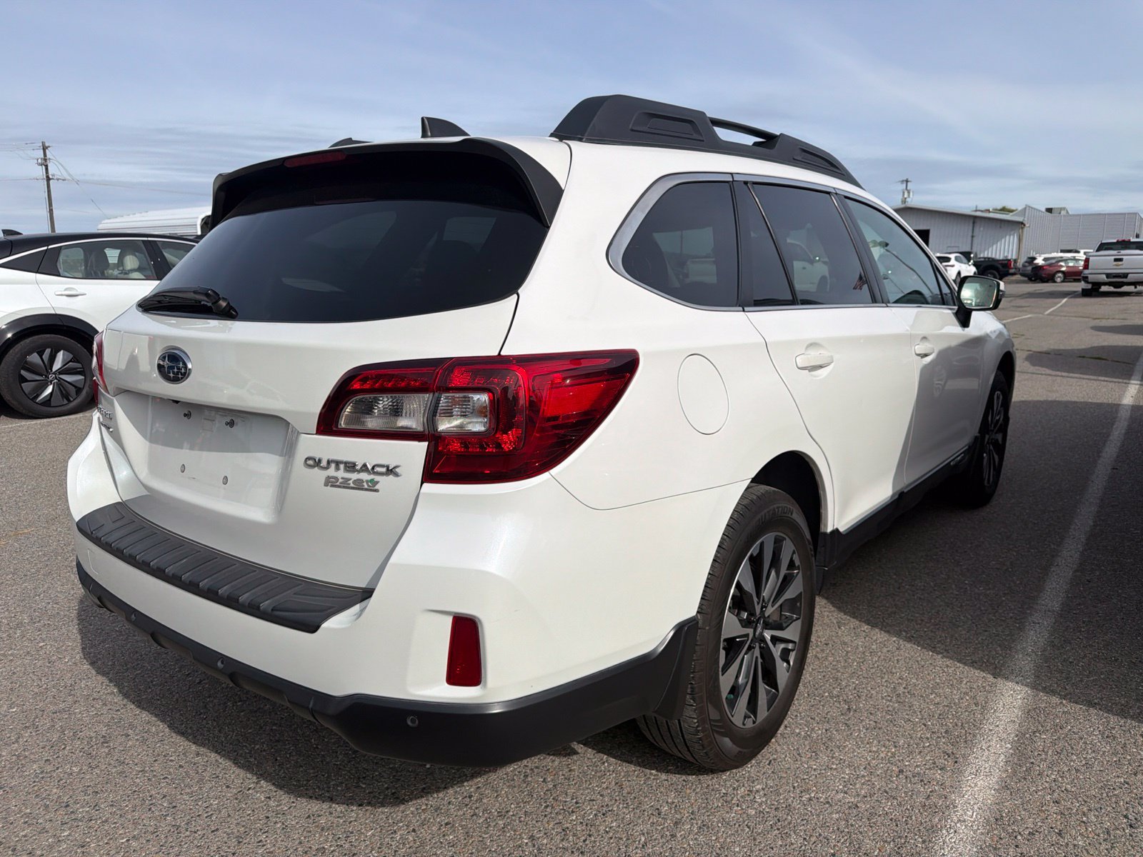 Used 2017 Subaru Outback 2.5i Limited AWD/4WD image 4