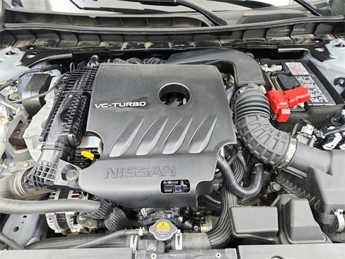 Used 2024 Nissan Altima 2.0 SR image 17