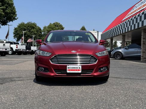 Used 2015 Ford Fusion SE w/ Equipment Group 202A FWD image 2