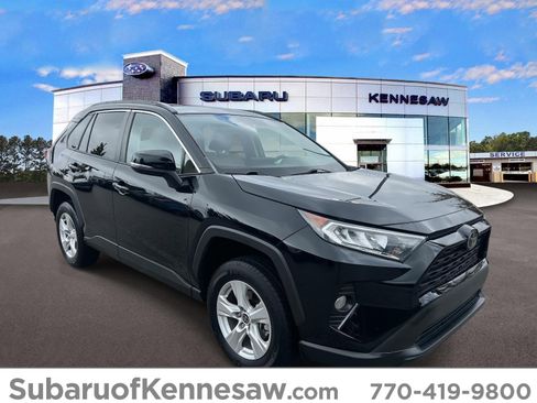 Used 2021 Toyota RAV4 XLE image 1