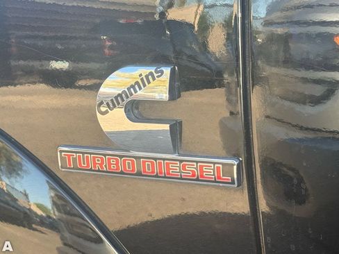 Used 2015 RAM 2500 Laramie w/ Black Appearance Group image 9