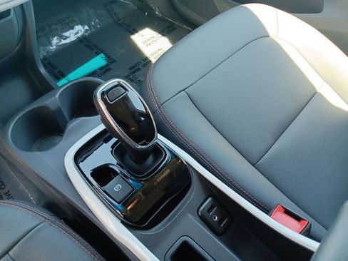 Used 2018 Chevrolet Bolt Premier w/ Driver Confidence II Package FWD image 23