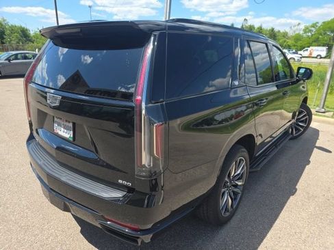 Used 2021 Cadillac Escalade Sport Platinum AWD/4WD image 3