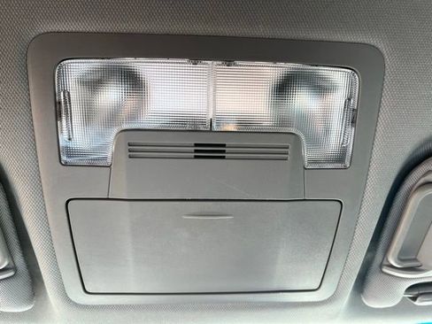 Used 2014 Toyota Camry SE FWD image 15