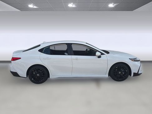 New 2026 Toyota Camry SE image 7