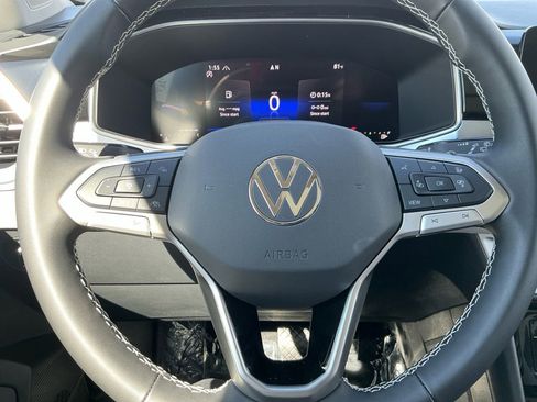 New 2025 Volkswagen Taos SE image 19