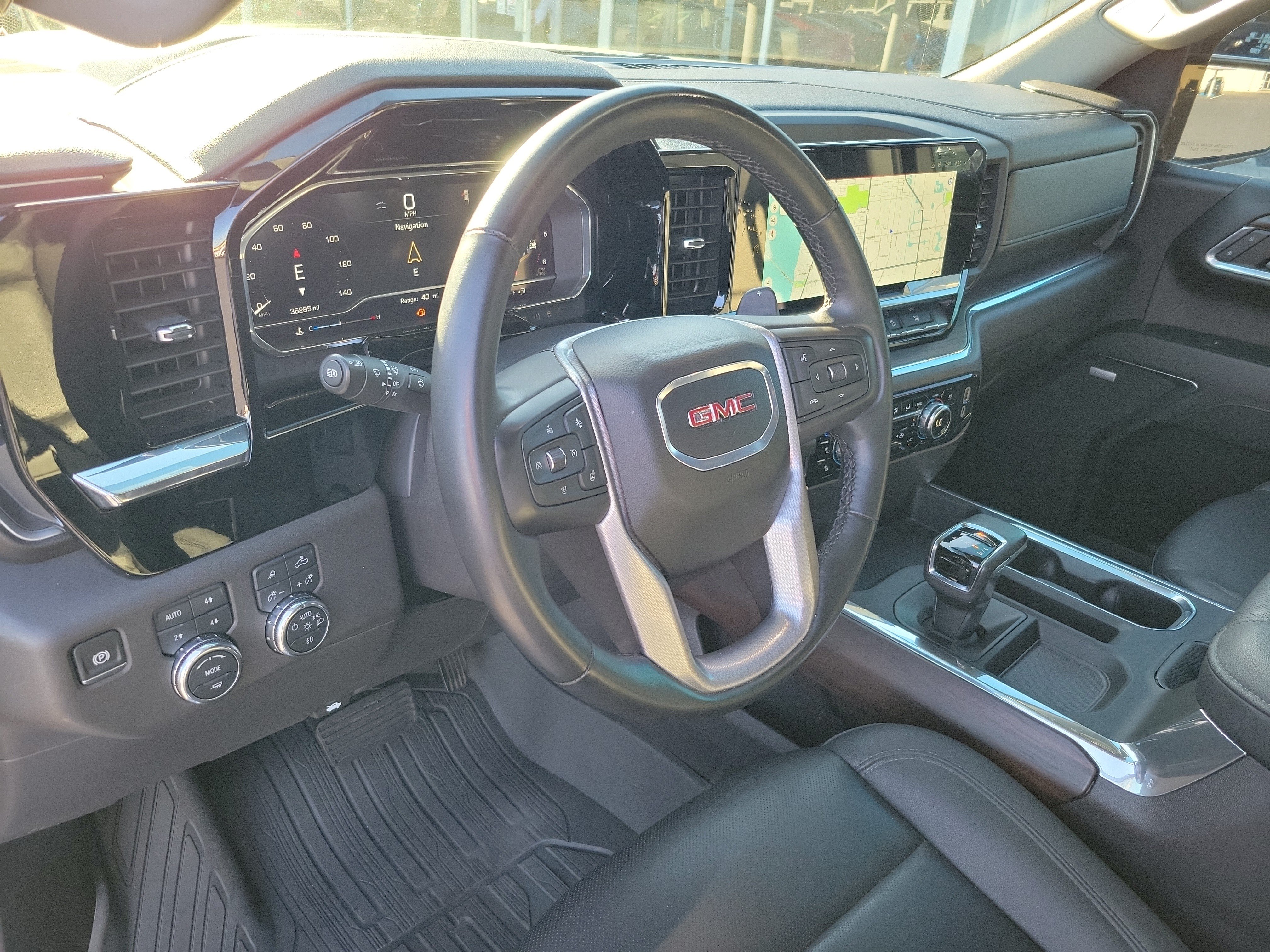 Used 2024 GMC Sierra 1500 SLT w/ SLT Premium Plus Package AWD/4WD image 18