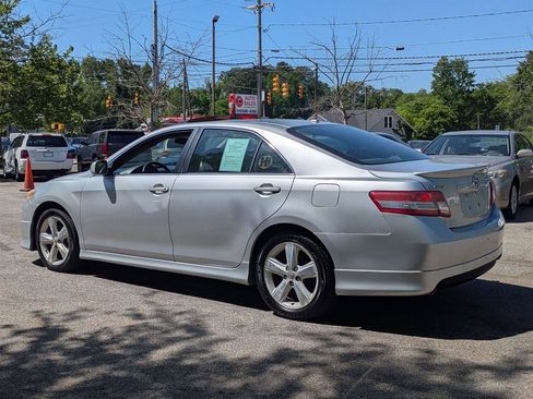 Used 2011 Toyota Camry SE w/ SE Extra-Value Pkg #1 FWD image 7