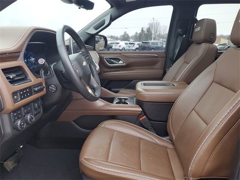 Used 2024 Chevrolet Suburban High Country image 6