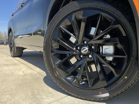 New 2026 Nissan Rogue Platinum AWD/4WD image 9