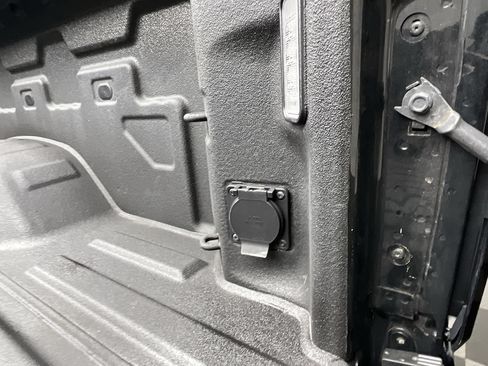Used 2024 GMC Sierra 2500 AT4 w/ AT4 Premium Plus Package AWD/4WD image 37