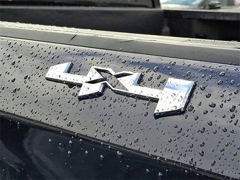 Used 2025 GMC Sierra 1500 SLT image 30