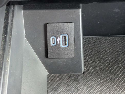 Used 2023 Ford F150 Lariat AWD/4WD image 25