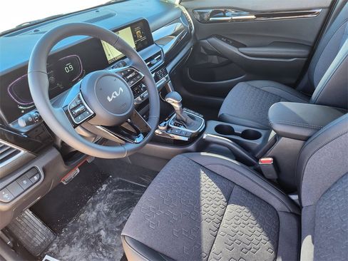 New 2026 Kia Seltos S image 7