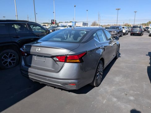 Used 2025 Nissan Altima 2.5 SV image 5