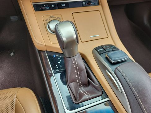 Used 2016 Lexus ES 350 w/ Luxury Package w/Wood Trim FWD image 28