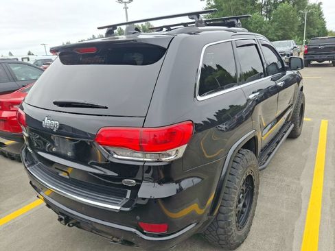 Used 2018 Jeep Grand Cherokee Overland AWD/4WD image 6