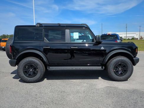 New 2026 Ford Bronco Outer Banks w/ Sasquatch Package AWD/4WD image 3