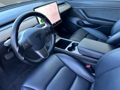 Used 2021 Tesla Model 3 Standard Range Plus image 4