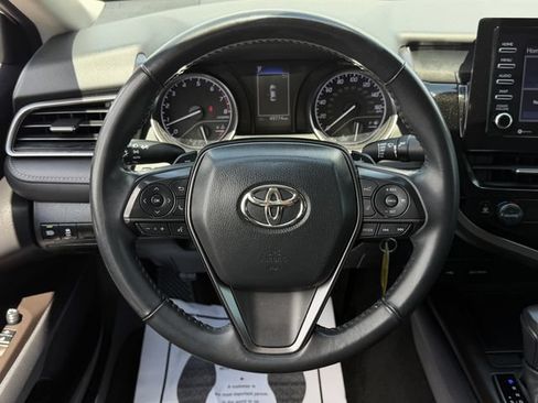 Used 2024 Toyota Camry SE FWD image 12