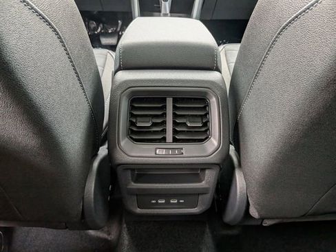 New 2026 Volkswagen Taos SE FWD image 14