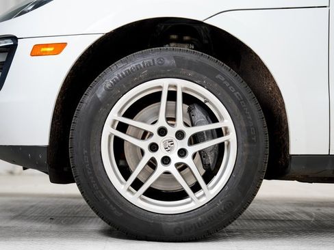 Used 2017 Porsche Macan image 28