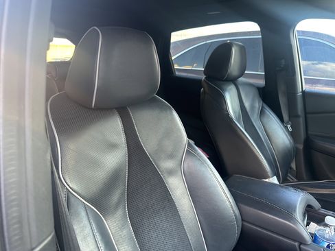 Used 2019 Acura RDX A-Spec image 2