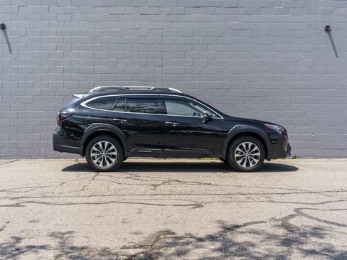 Used 2025 Subaru Outback Touring XT AWD/4WD image 8