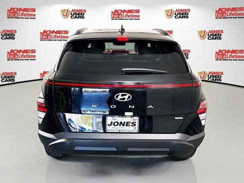 Certified 2025 Hyundai Kona SEL AWD/4WD image 12