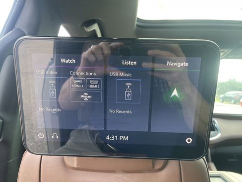 Used 2021 Chevrolet Suburban High Country image 16