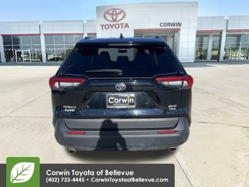 Used 2020 Toyota RAV4 XLE image 4