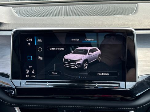 Used 2024 Volkswagen Atlas Cross Sport SE w/ Panoramic Sunroof Package image 12