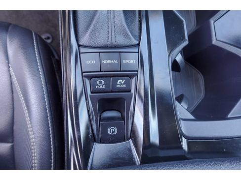 Used 2025 Toyota Camry SE FWD image 18