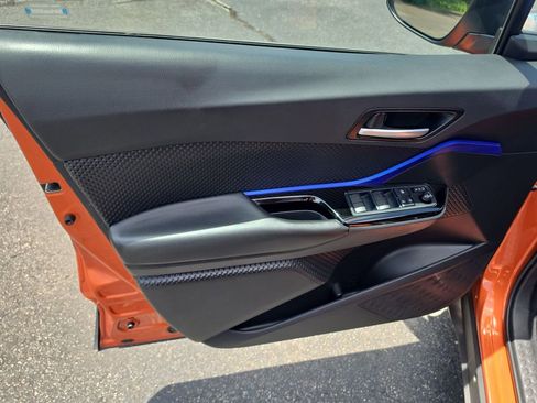 Used 2020 Toyota C-HR XLE FWD image 12